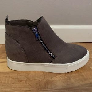 **SOLD**  Wedge sneakers
